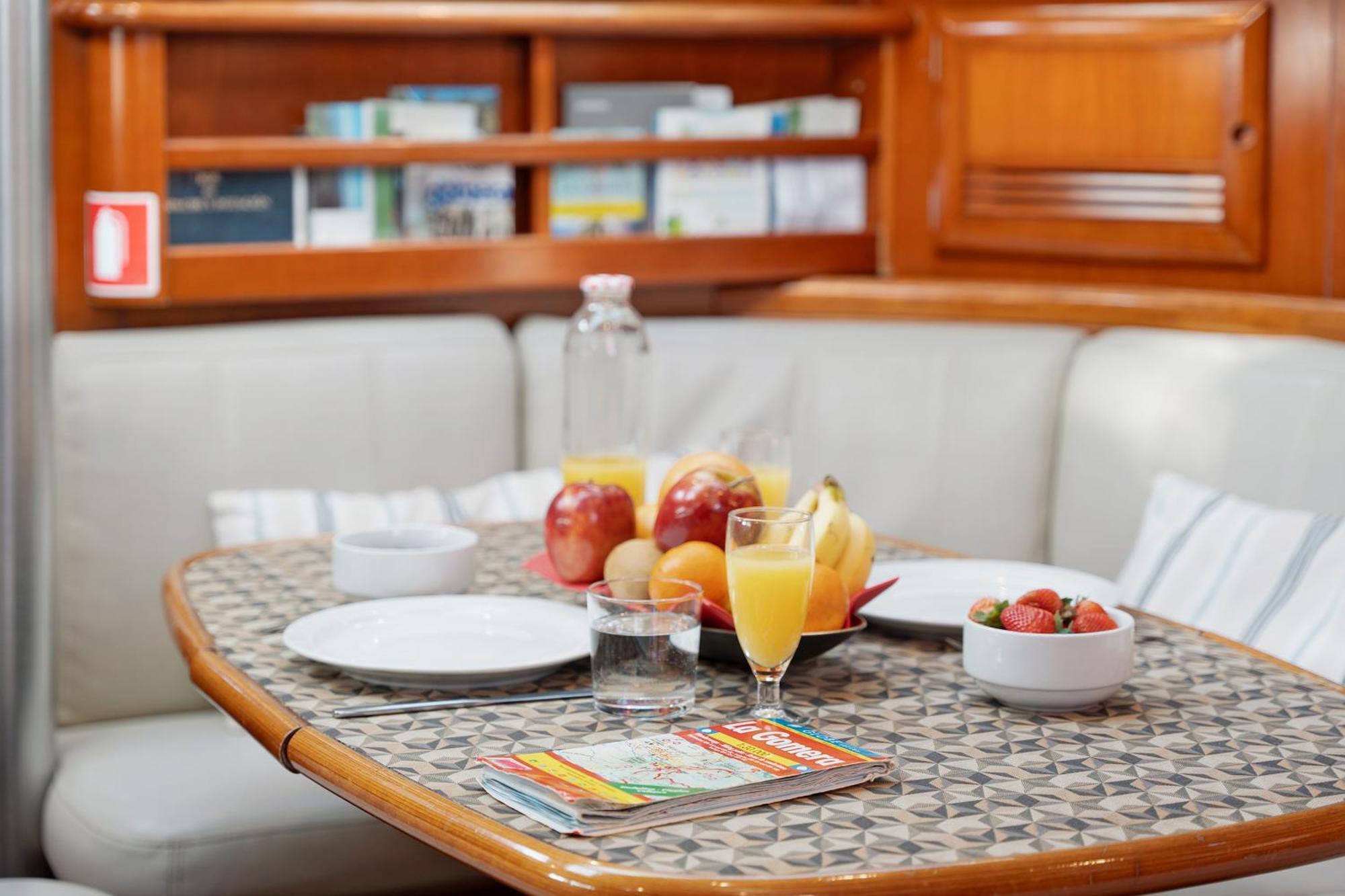 Hotel Pato Lucas Sail Boat à San Sebastián de la Gomera Extérieur photo